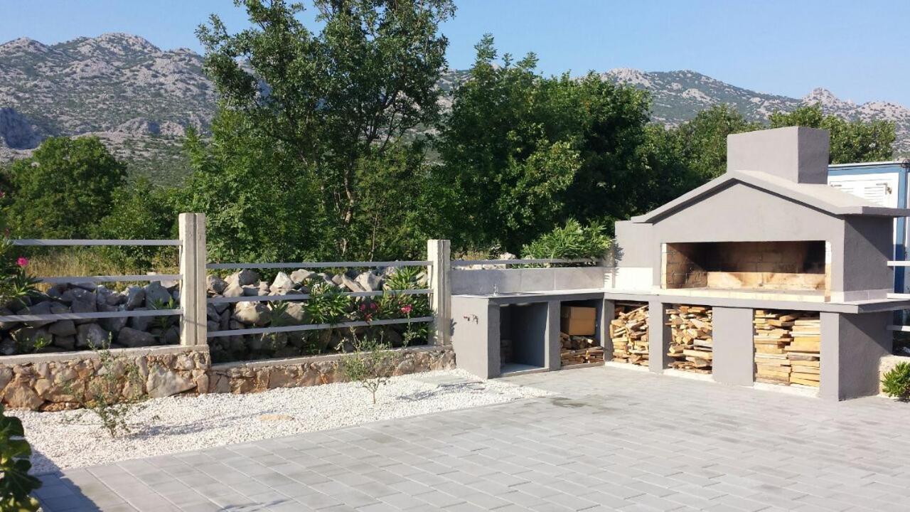 Apartments Zanic With Private Swimming Pool And Sea View Starigrad Paklenica Exteriör bild