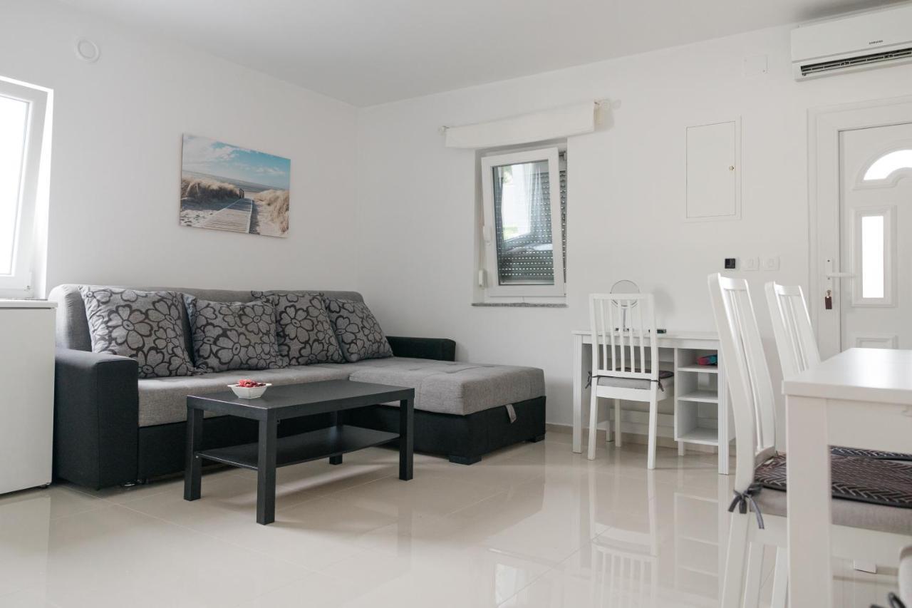 Apartments Zanic With Private Swimming Pool And Sea View Starigrad Paklenica Exteriör bild