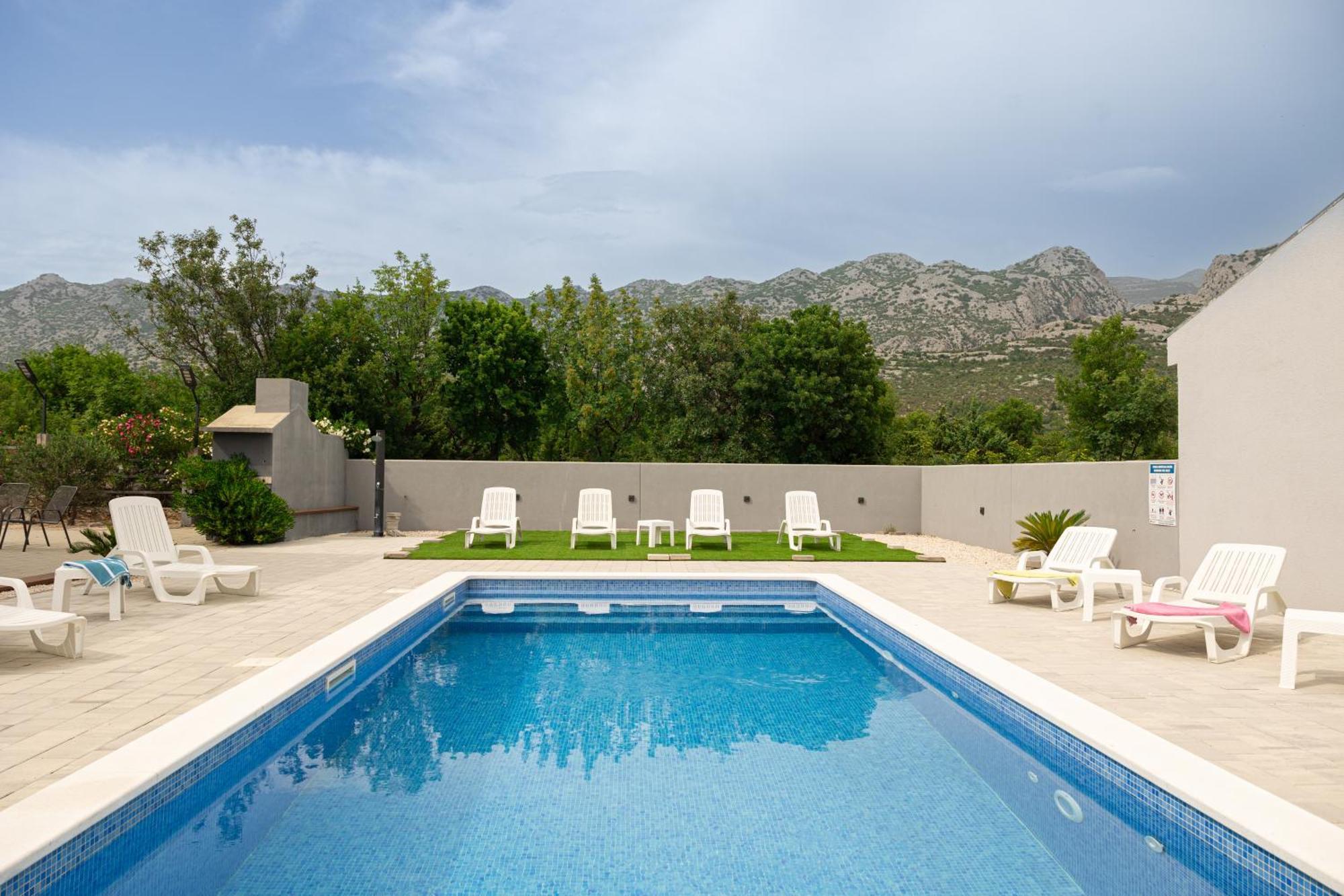 Apartments Zanic With Private Swimming Pool And Sea View Starigrad Paklenica Exteriör bild