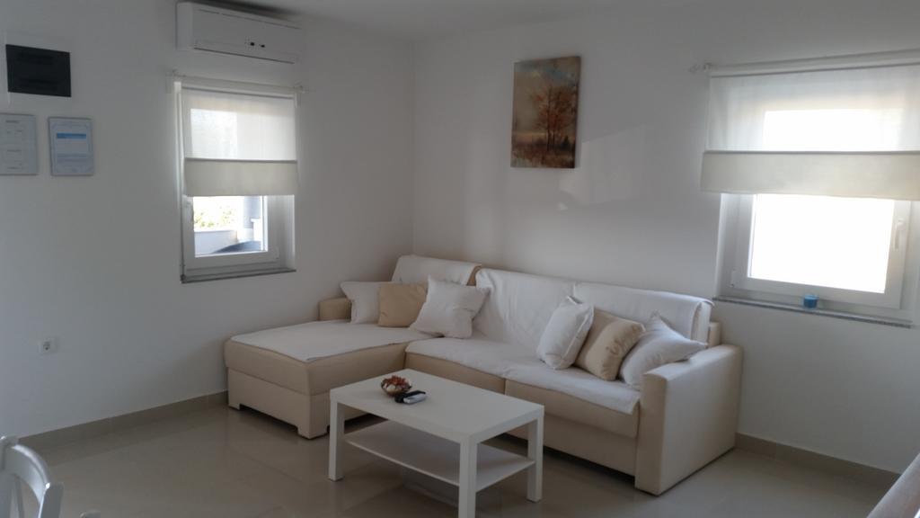 Apartments Zanic With Private Swimming Pool And Sea View Starigrad Paklenica Exteriör bild