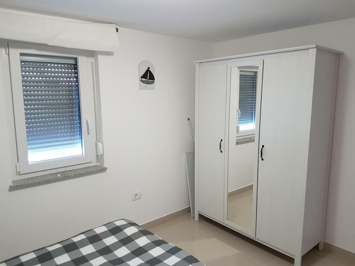 Apartments Zanic With Private Swimming Pool And Sea View Starigrad Paklenica Exteriör bild